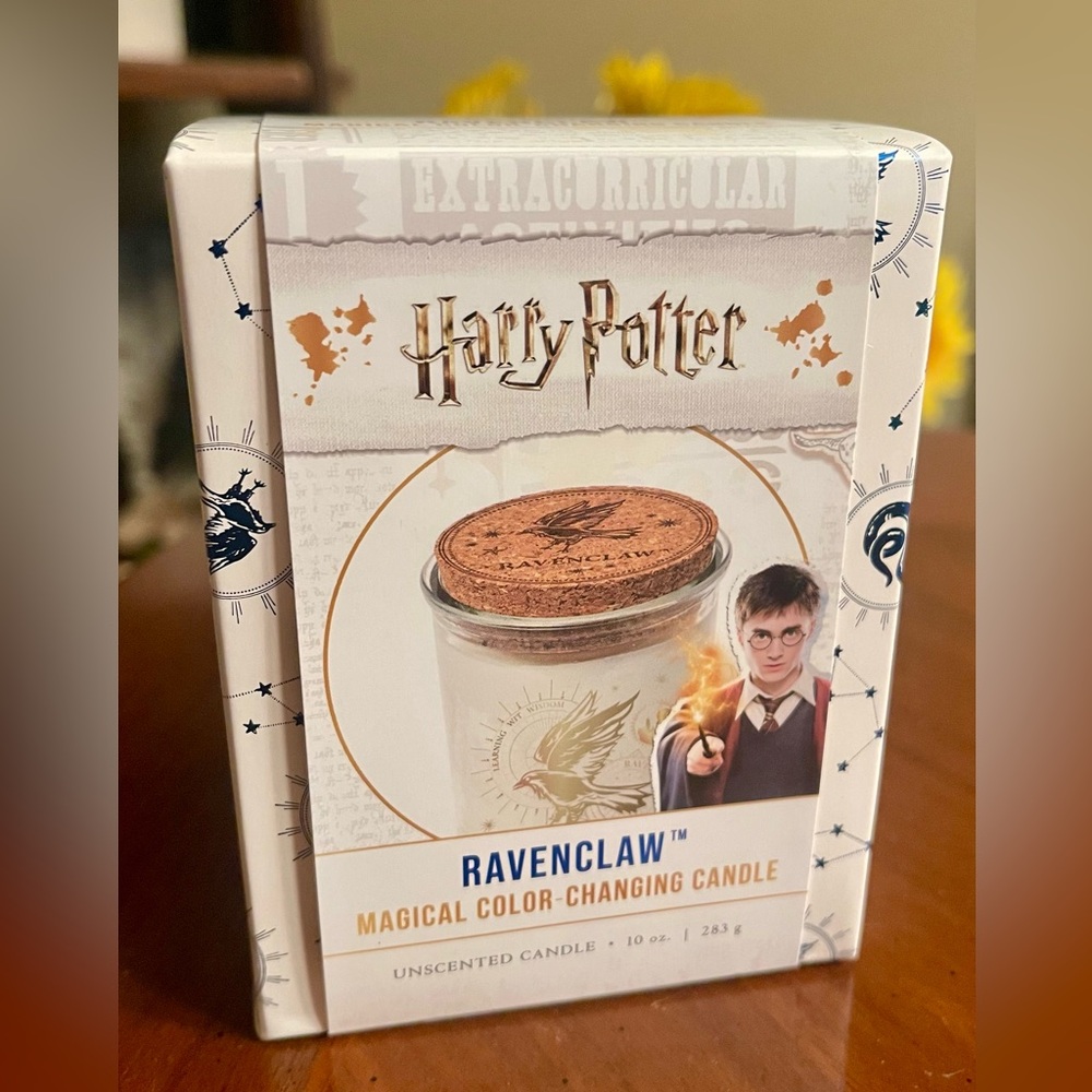 Harry Potter Ravenclaw Magical Color Changing Candle New in Box!
